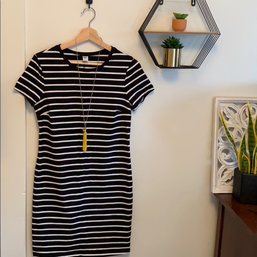 Old Navy Striped Knit T-shirt Dress🐼
